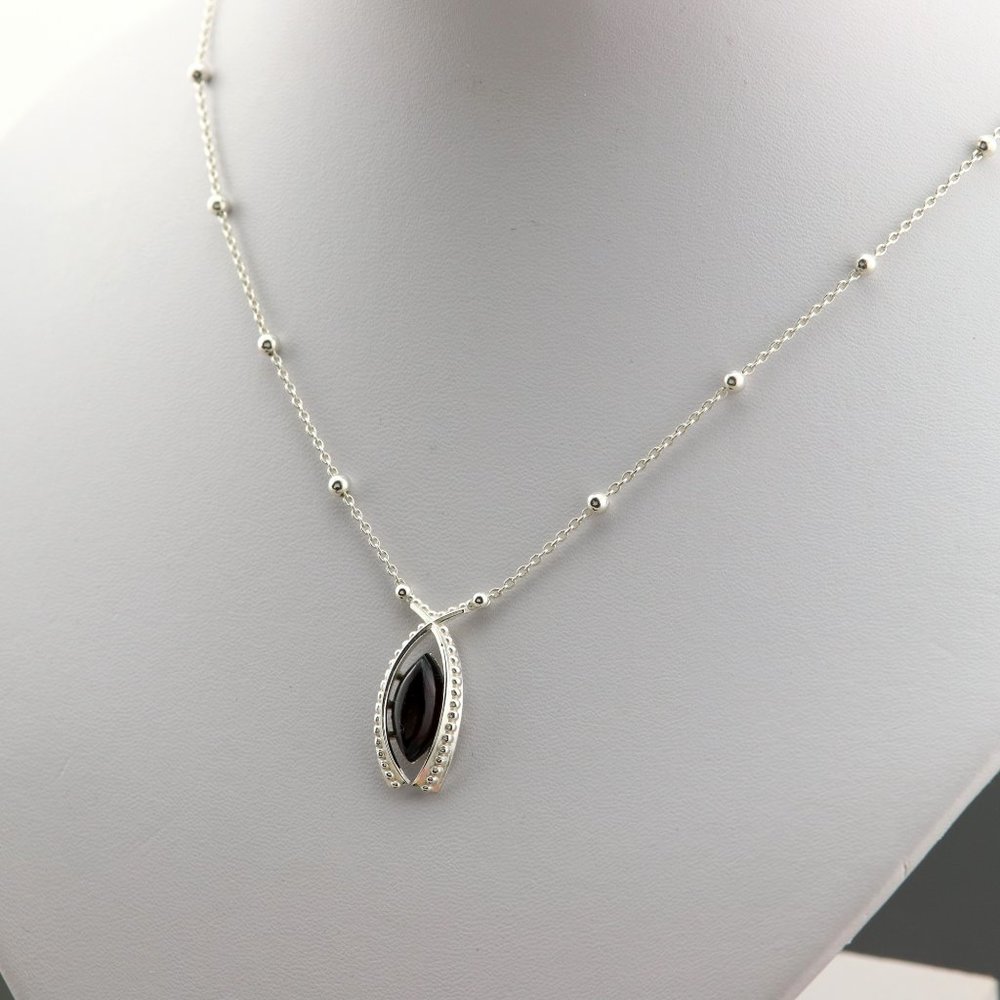 Sterling silver necklace with natural Baltic amber - Picture 7 of 11